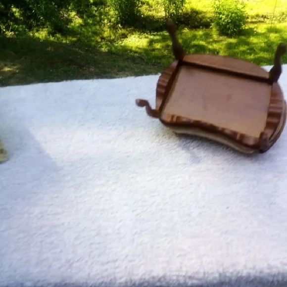 JBM Walnut Cane Settee/Loveseat Couch dollhouse miniature 1:12 scale - Picture 8 of 9